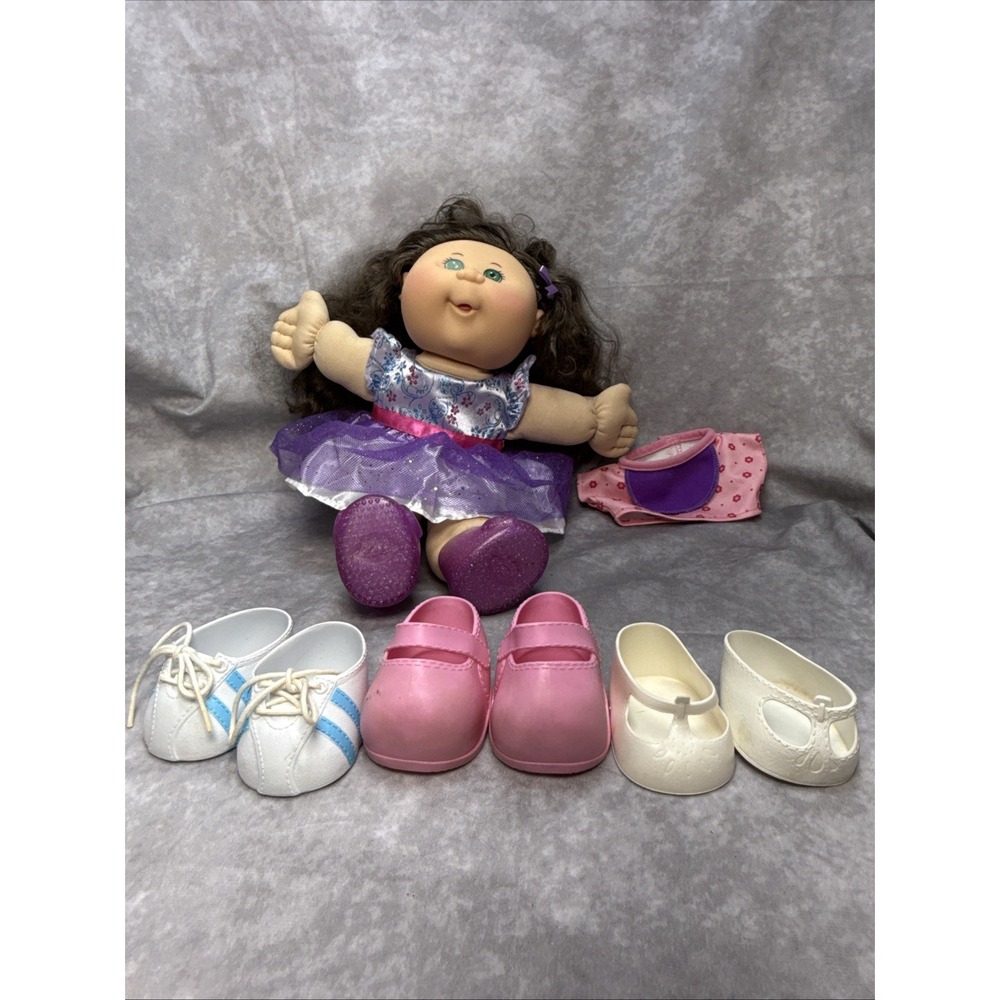Cabbage Patch Kids Doll Sparkle 2012 Nikki Kelsey w Vintage Shoe Lot